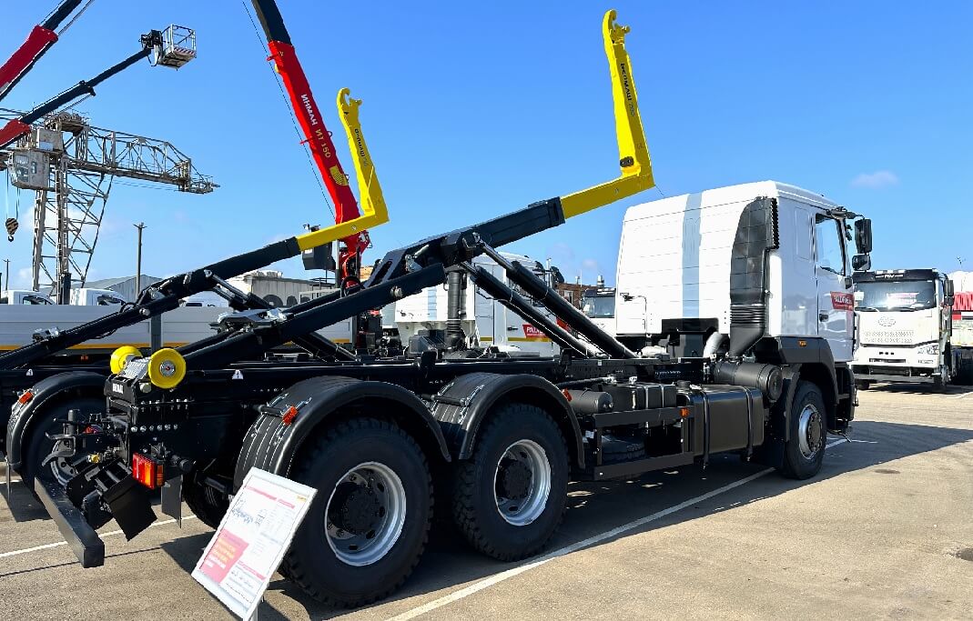 МАЗ-6312С9-8575 с крюковым погрузчиком ВЕЛМАШ ВК Т20-6000